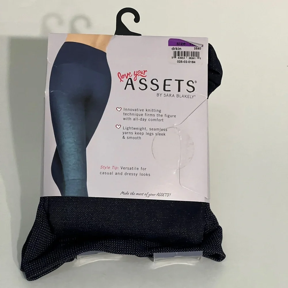 NWT Spanx Assets Shaping Seamless Denim Legging Dark Indigo, size 1X. Dark blue - Picture 3 of 9